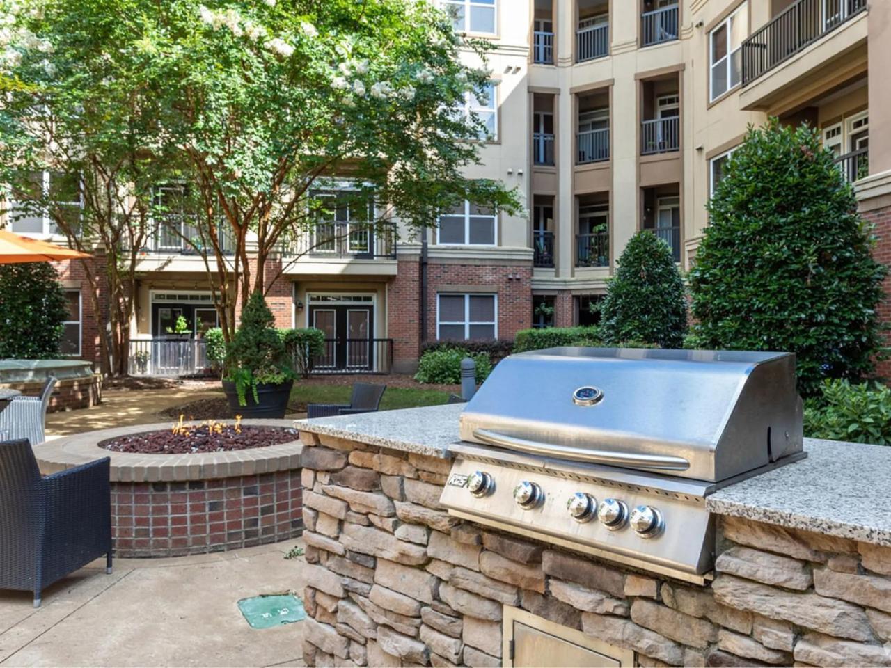 Landing At The Arboretum - 2 Bedrooms In The Arboretum Cary Exterior photo